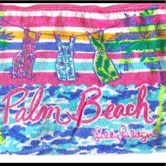 Lilly Pulitzer Handbags - Lilly Pulitzer destination Palm Beach pouch